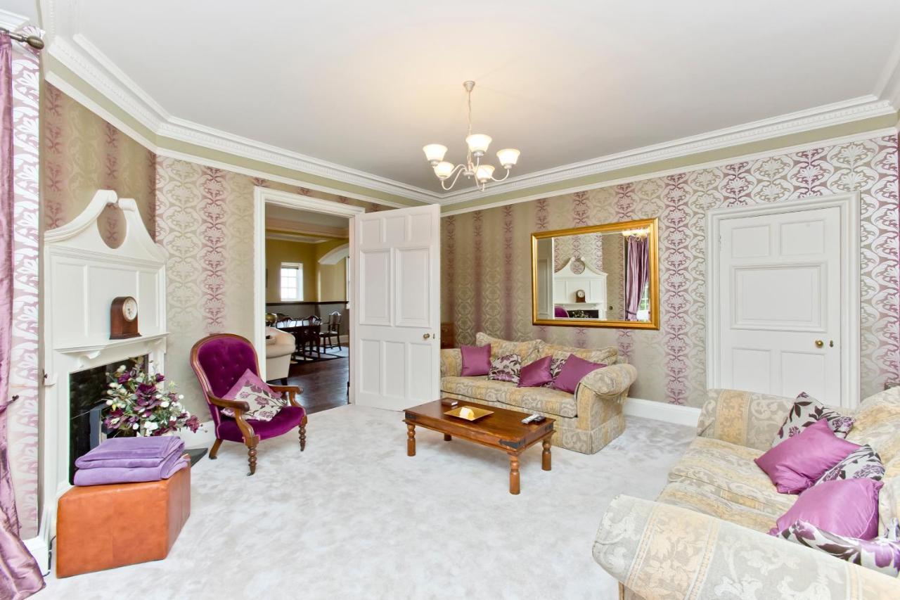Luxury 3-Bedroom Apartment With Stunning Views At Ramsay Garden إدنبرة المظهر الخارجي الصورة