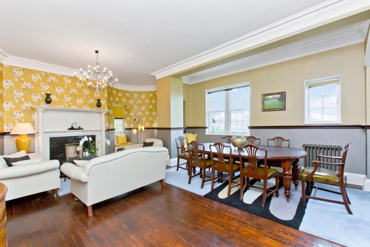 Luxury 3-Bedroom Apartment With Stunning Views At Ramsay Garden إدنبرة المظهر الخارجي الصورة